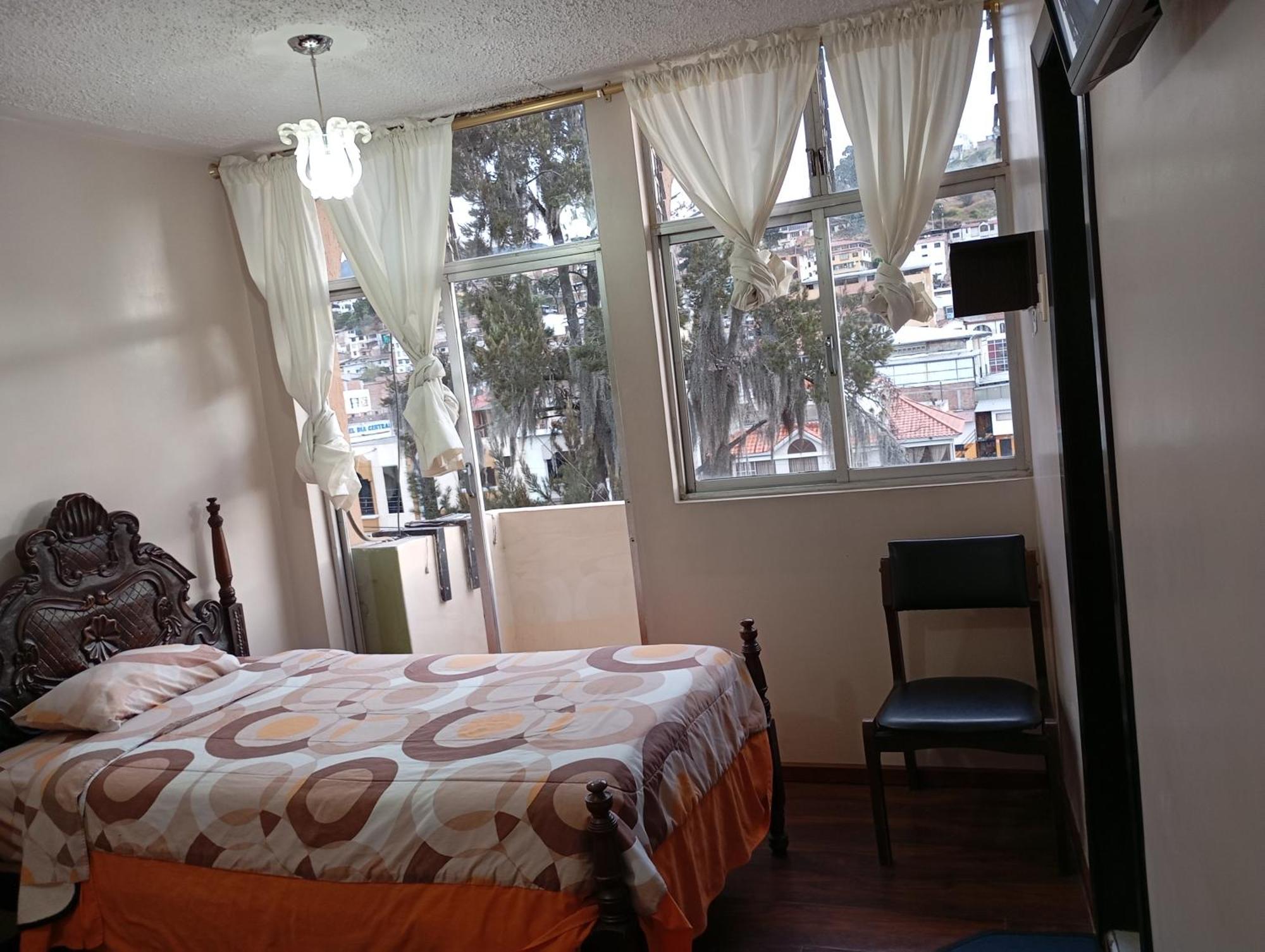 Hotel Saraguro โลจา ภายนอก รูปภาพ